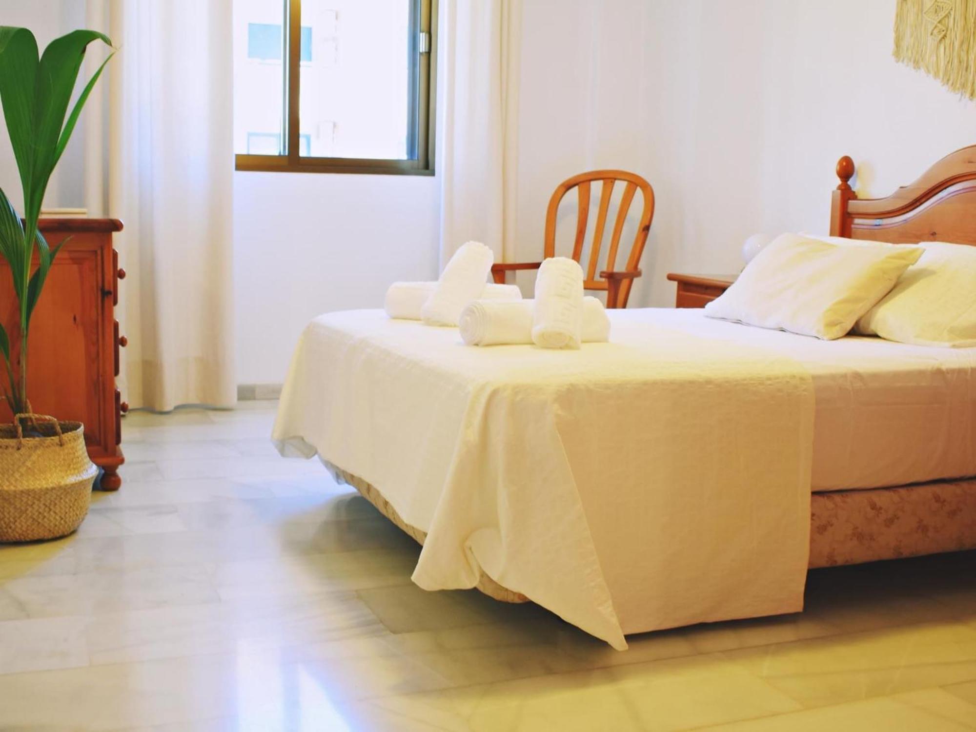 Amplio Y Luminoso Apartamento Cerca Del Centro Y La Playa Con Piscina Y Parking Privado Малага Екстериор снимка