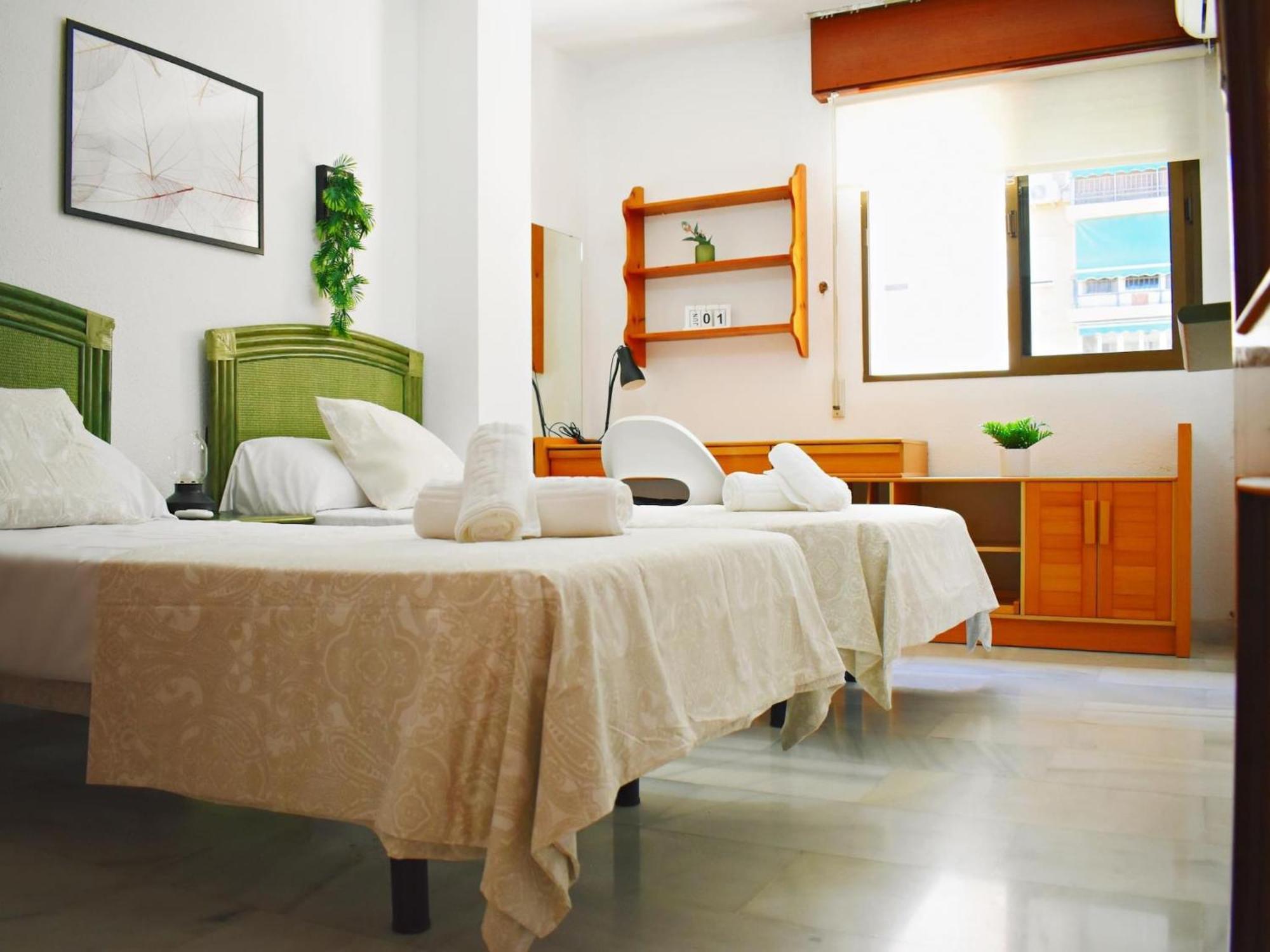 Amplio Y Luminoso Apartamento Cerca Del Centro Y La Playa Con Piscina Y Parking Privado Малага Екстериор снимка